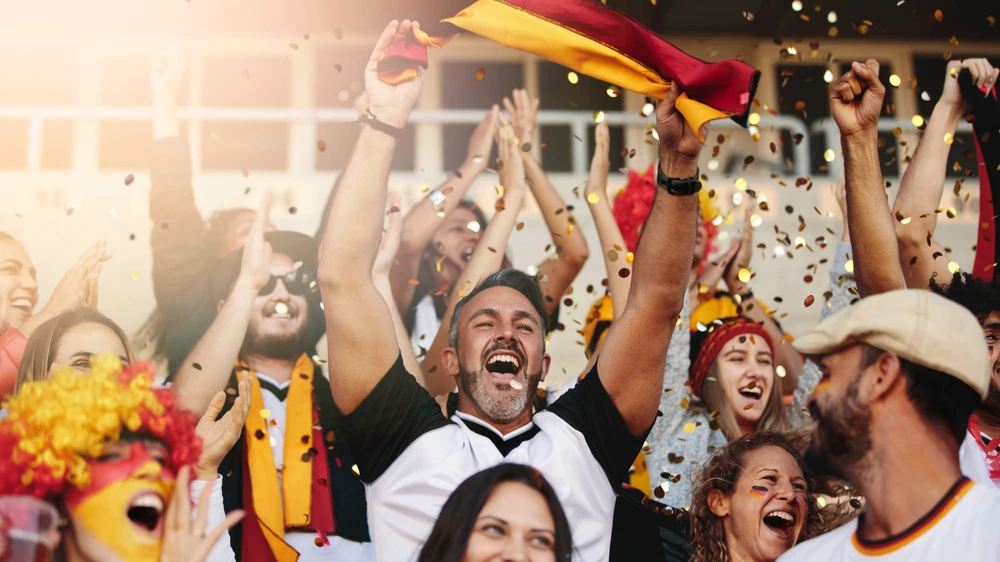 Avrupa Futbol Şampiyonası Boyunca Taraftarlar Gürültüye Hazır!, © shutterstock Avrupa Futbol Şampiyonası Boyunca Taraftarlar Gürültüye Hazır!, © shutterstock