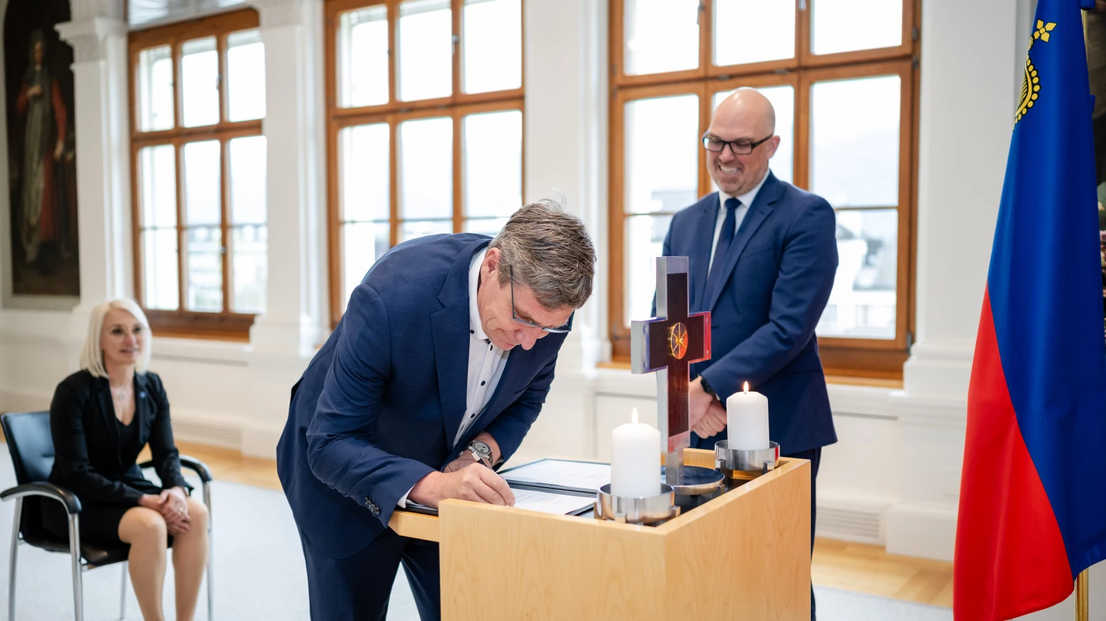 Dominik Banzer als neuer Triesner Vize-Vorsteher vereidigt, © ikr Dominik Banzer als neuer Triesner Vize-Vorsteher vereidigt, © ikr
