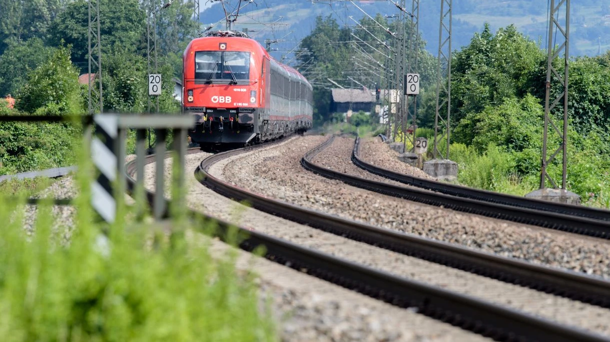 S-Bahn Hatlarında Yaz Tatili Boyunca Yoğun Çalışmalar, © Matthias Balk/dpa S-Bahn Hatlarında Yaz Tatili Boyunca Yoğun Çalışmalar, © Matthias Balk/dpa