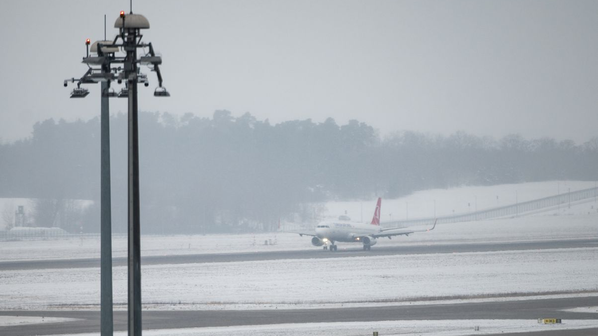 Türkiye’de Yoğun Kar Yağışı: Bazı Uçak Seferleri İptal!, © Christophe Gateau/dpa