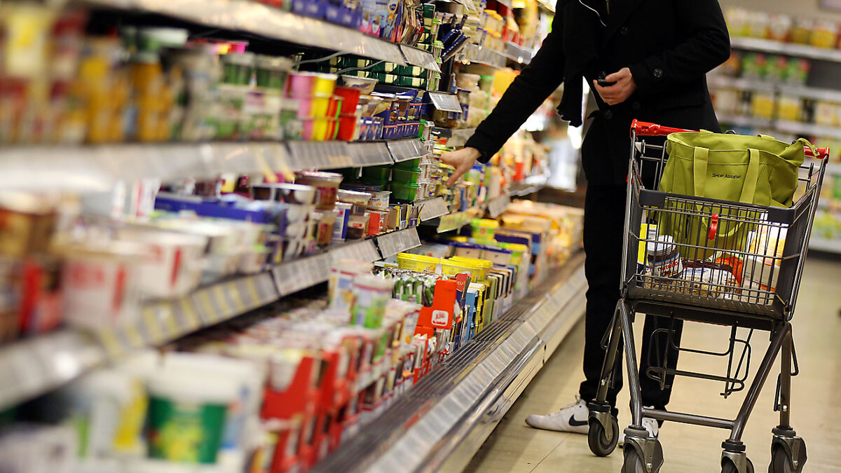 Konsumentenstimmung schwächt sich leicht ab, © KEYSTONE/DPA/OLIVER BERG