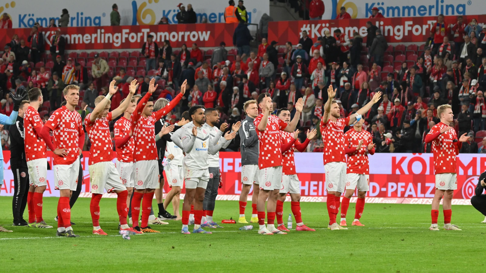 Bundesliga’da Rhein-Main Derbisi Beraberlikle Sonuçlandı!, © dpa Bundesliga’da Rhein-Main Derbisi Beraberlikle Sonuçlandı!, © dpa