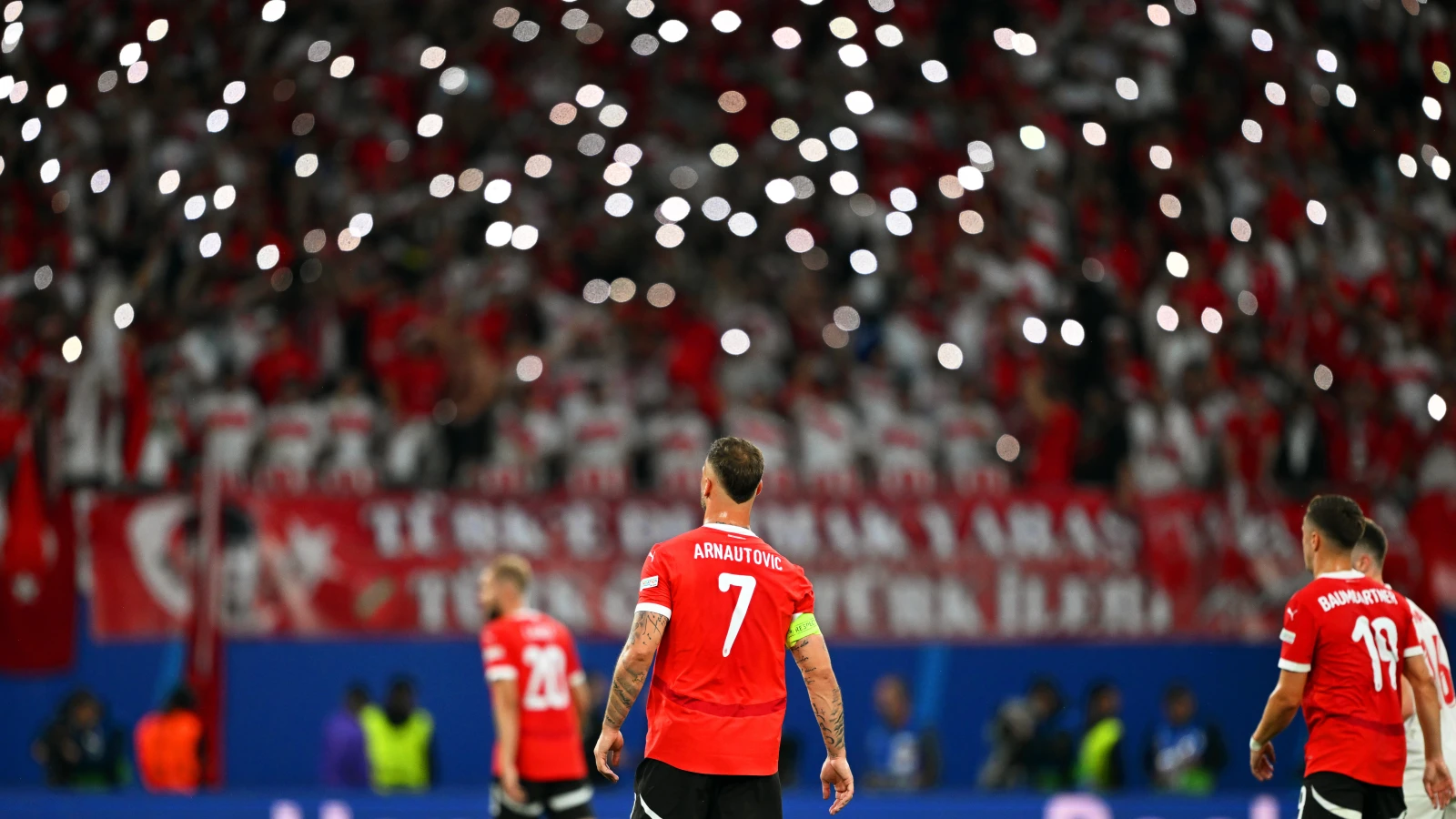 Avusturyalı Bazı Taraftarların Irkçı Şarkılarına Soruşturma Başlatıldı!, © dpa Avusturyalı Bazı Taraftarların Irkçı Şarkılarına Soruşturma Başlatıldı!, © dpa