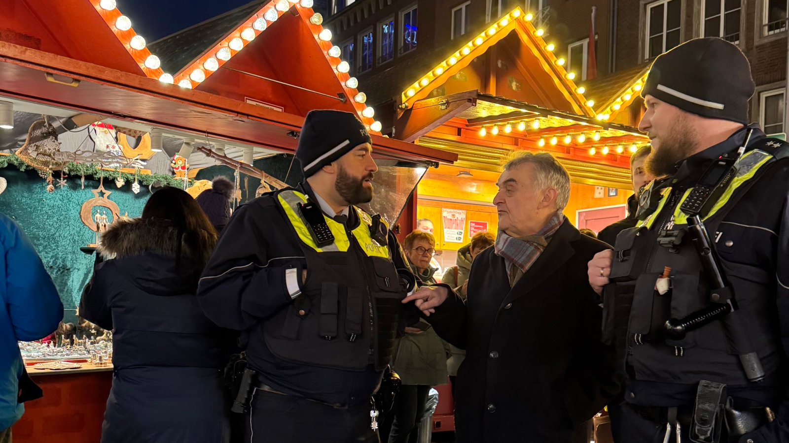  NRW de 639 Noel pazarında Güvenlik Maksimum Seviyede!, © dpa