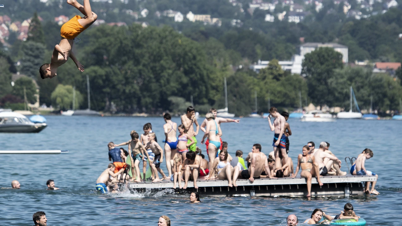 Mehr als 2 Millionen Eintritte bei Stadtzürcher Badis, © Keystone SDA Mehr als 2 Millionen Eintritte bei Stadtzürcher Badis, © Keystone SDA