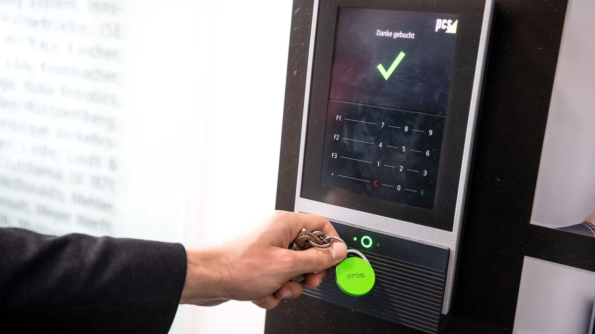 Haftada 48 Saatlik Çalışmaya Tepki!, © Sina Schuldt/dpa Haftada 48 Saatlik Çalışmaya Tepki!, © Sina Schuldt/dpa