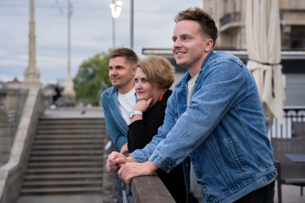 So startet der Tag richtig!
Die Basilisk Morgenshow bringt Sie mit guter Laune, den wichtigsten Infos und den besten Hits durch den Morgen – witzig, aktuell und unterhaltsam. Unsere Morgenshow sorgt täglich ab sechs Uhr dafür, dass die Region gut in den Tag startet. , © Radio Basilisk So startet der Tag richtig!
Die Basilisk Morgenshow bringt Sie mit guter Laune, den wichtigsten Infos und den besten Hits durch den Morgen – witzig, aktuell und unterhaltsam. Unsere Morgenshow sorgt täglich ab sechs Uhr dafür, dass die Region gut in den Tag startet. , © Radio Basilisk