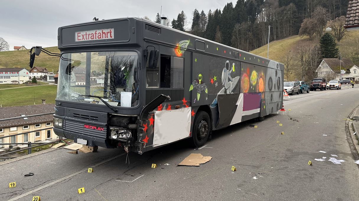 Verletzte durch Unfall bei  Fasnachtsumzug , © Kantonspolizei Appenzell Ausserrhoden