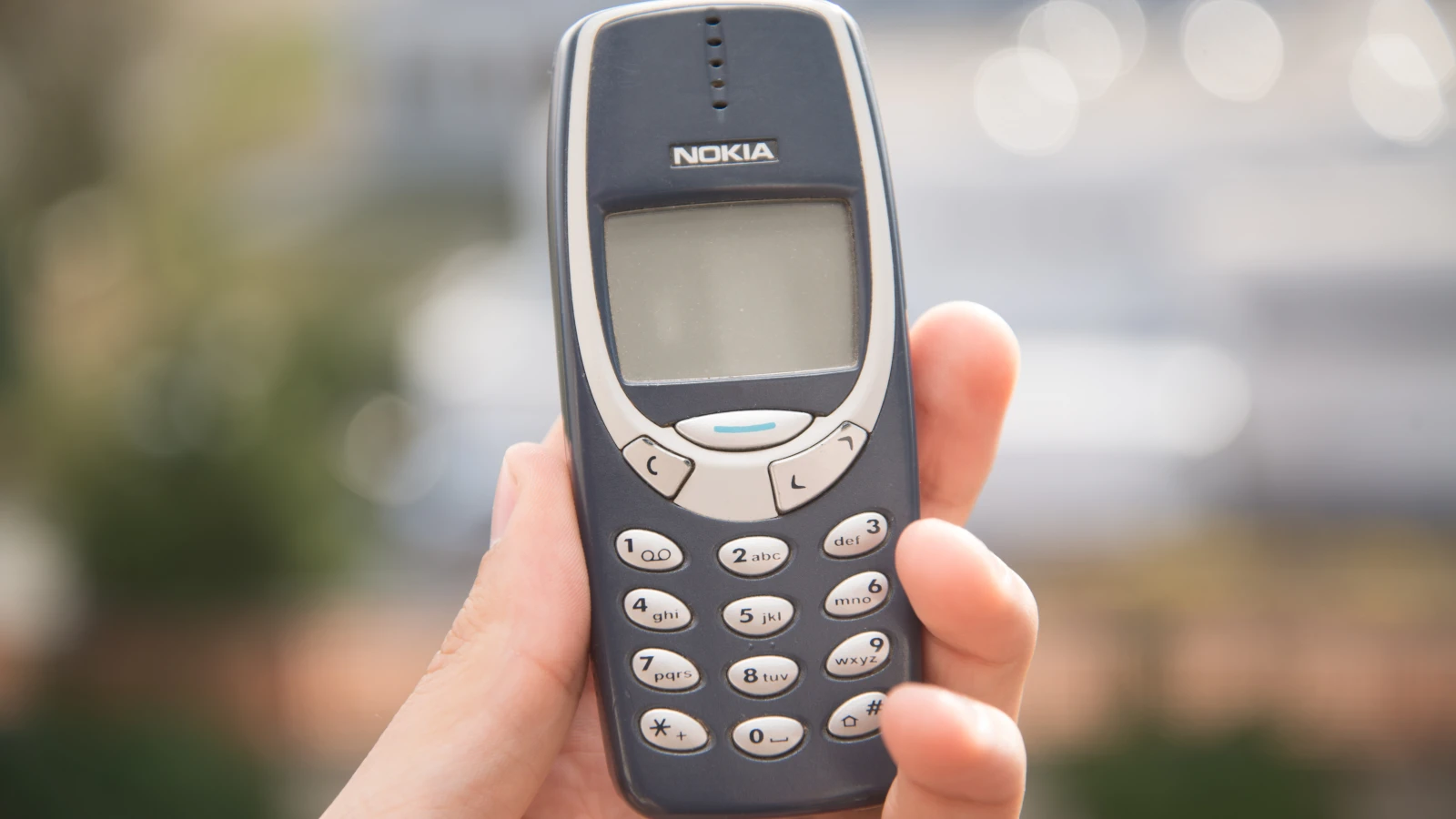 Bu Okul, Tüm Akıllı Telefonları Yasaklayıp Nokia Tuşlu Telefonlarla Değiştirdi!, © shutterstock Bu Okul, Tüm Akıllı Telefonları Yasaklayıp Nokia Tuşlu Telefonlarla Değiştirdi!, © shutterstock