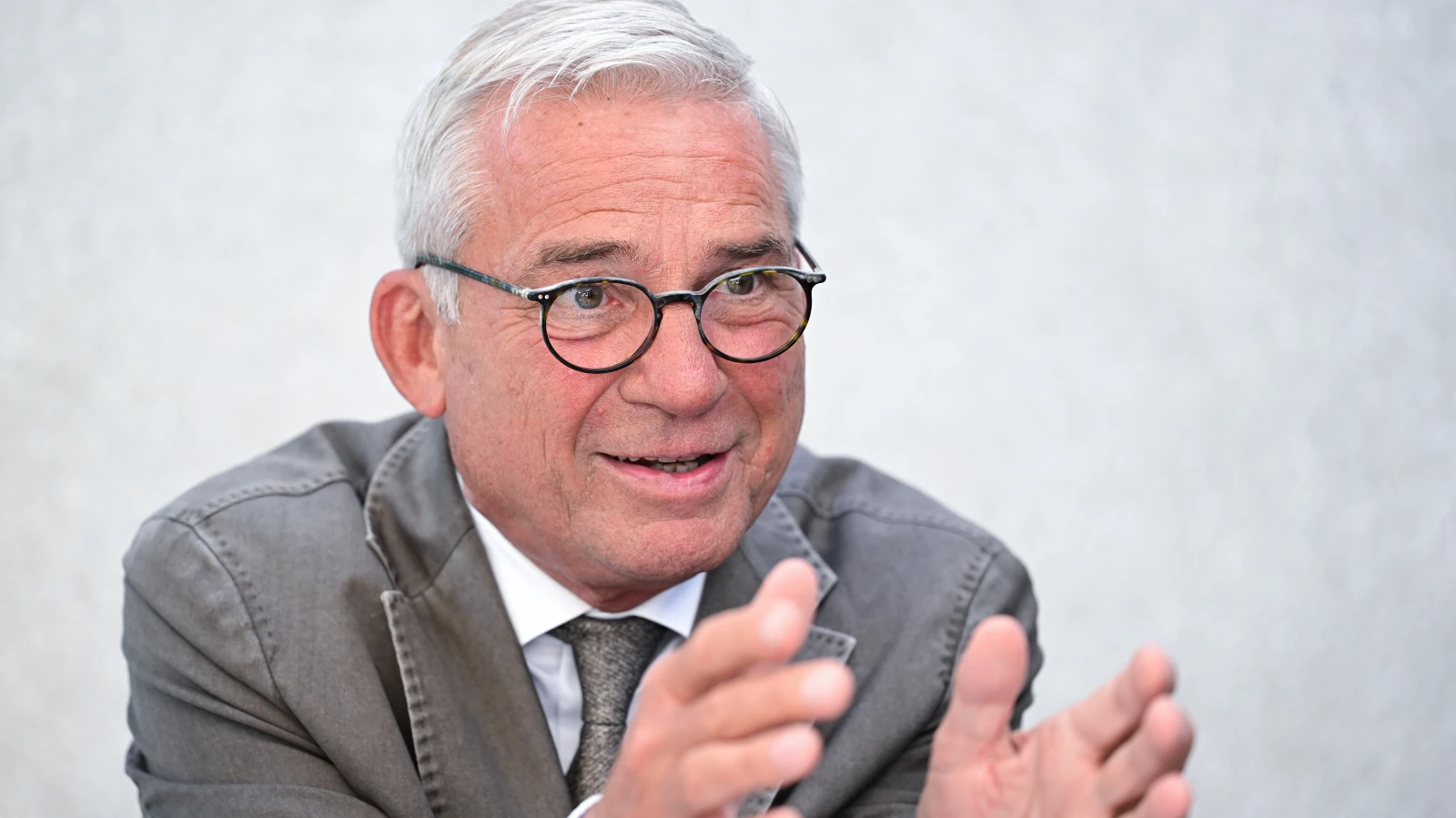 Baden-Württemberg İçişleri Bakanı Strobl'den Okullarda Bıçak Yasağı Çağrısı, © dpa Baden-Württemberg İçişleri Bakanı Strobl'den Okullarda Bıçak Yasağı Çağrısı, © dpa