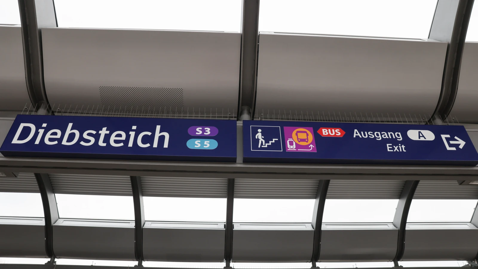 Pendler İçin Kötü Haber: Hamburg’da Önemli S-Bahn Hattı Süresiz Kapalı, © Christian Charisius/dpa Pendler İçin Kötü Haber: Hamburg’da Önemli S-Bahn Hattı Süresiz Kapalı, © Christian Charisius/dpa