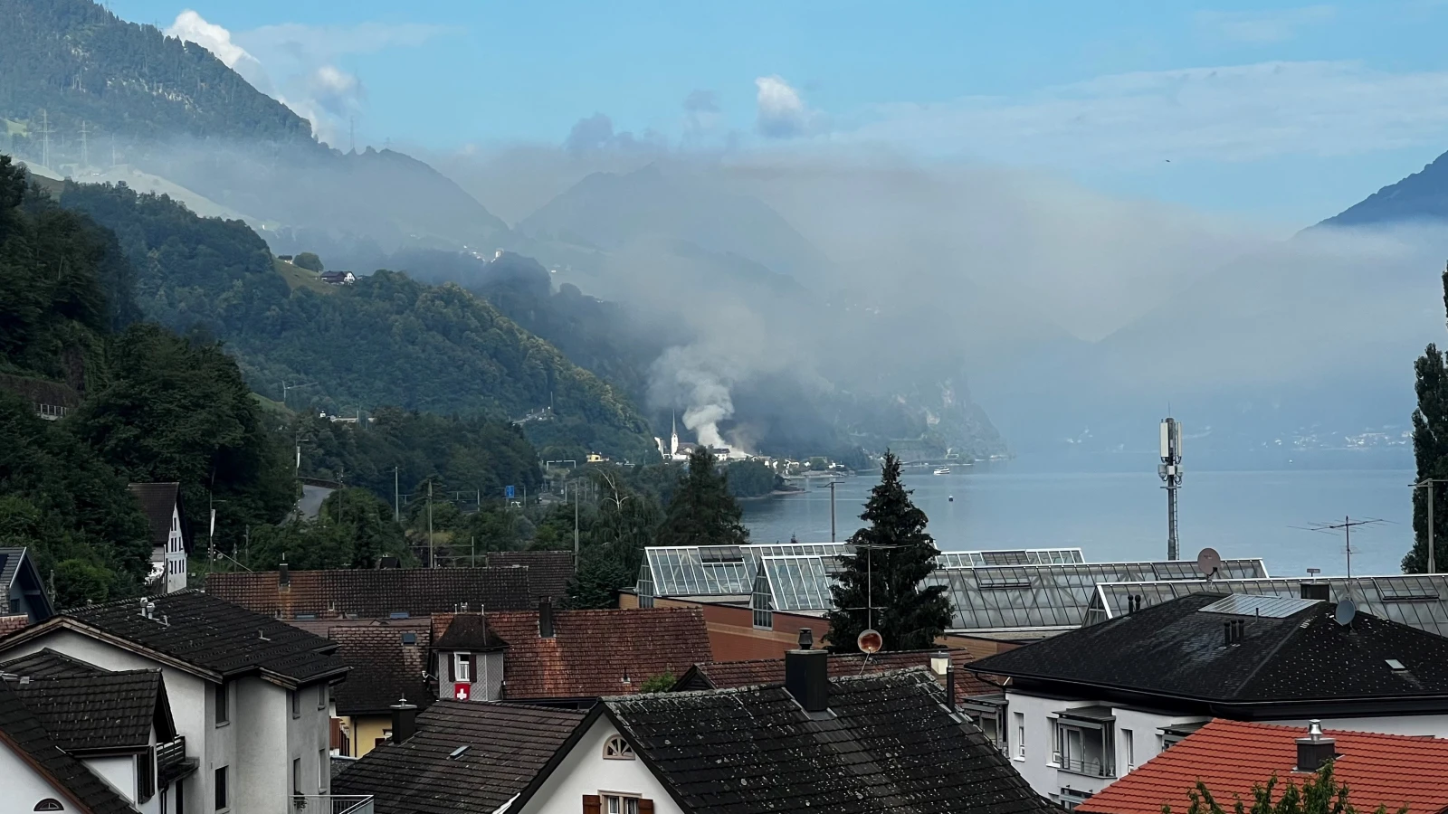 Walenseestrecke wegen Brand gesperrt, © Radio Liechtenstein Walenseestrecke wegen Brand gesperrt, © Radio Liechtenstein