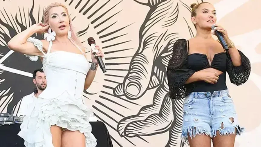 Demet Akalın: Hande Yener ile Düet Planımız Yok, © Hürriyet Demet Akalın: Hande Yener ile Düet Planımız Yok, © Hürriyet