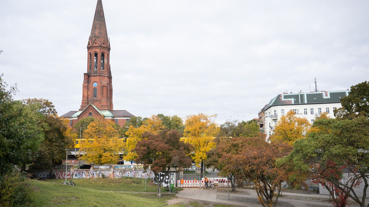 Kreuzberg’de mahalle sakinleri kendi “uyuşturucu bariyerlerini” inşa ediyor!, © Sebastian Christoph Gollnow/dpa