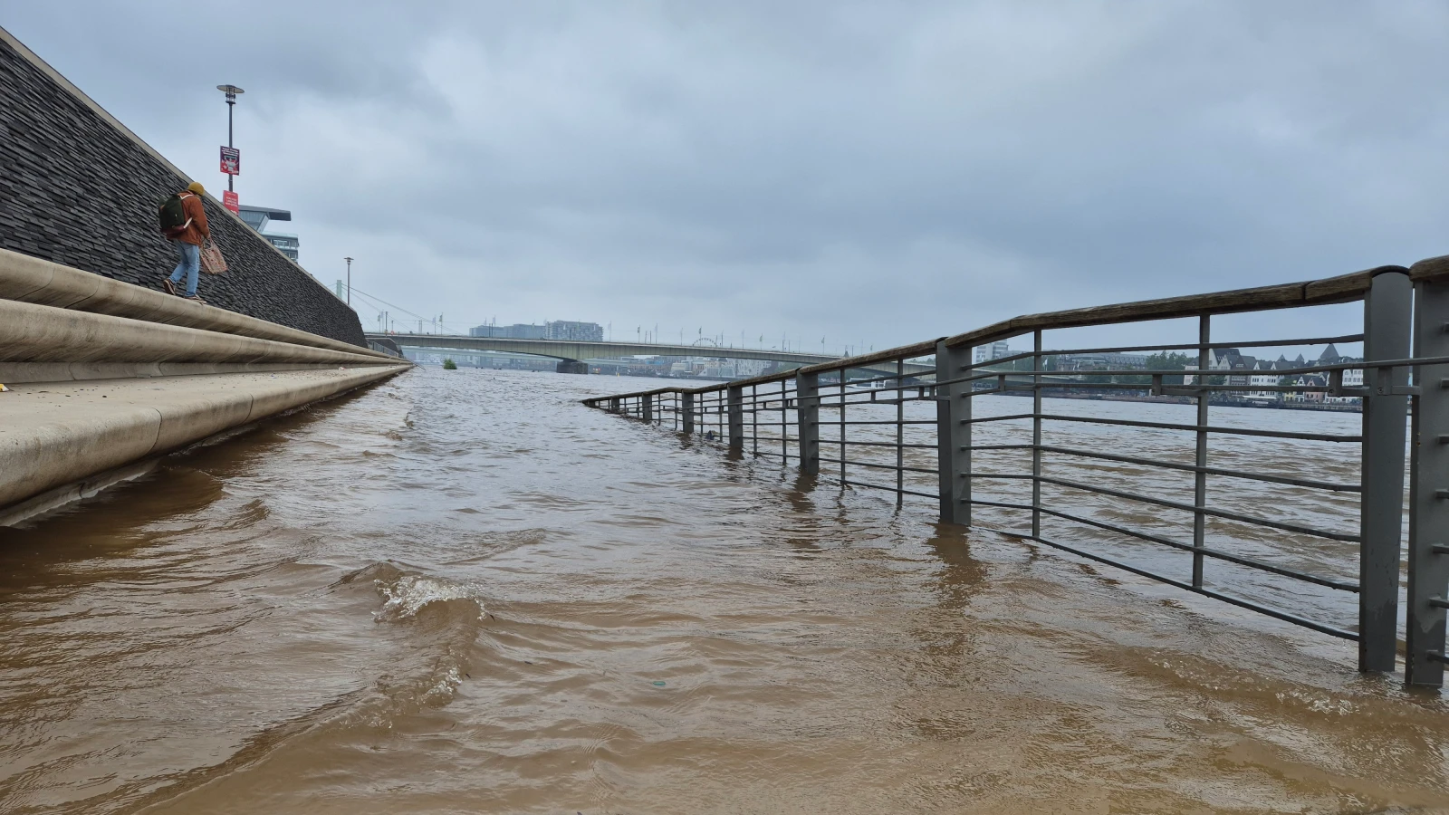 Kuzey Ren-Vestfalya'da Sel Uyarısı!, © dpa Kuzey Ren-Vestfalya'da Sel Uyarısı!, © dpa