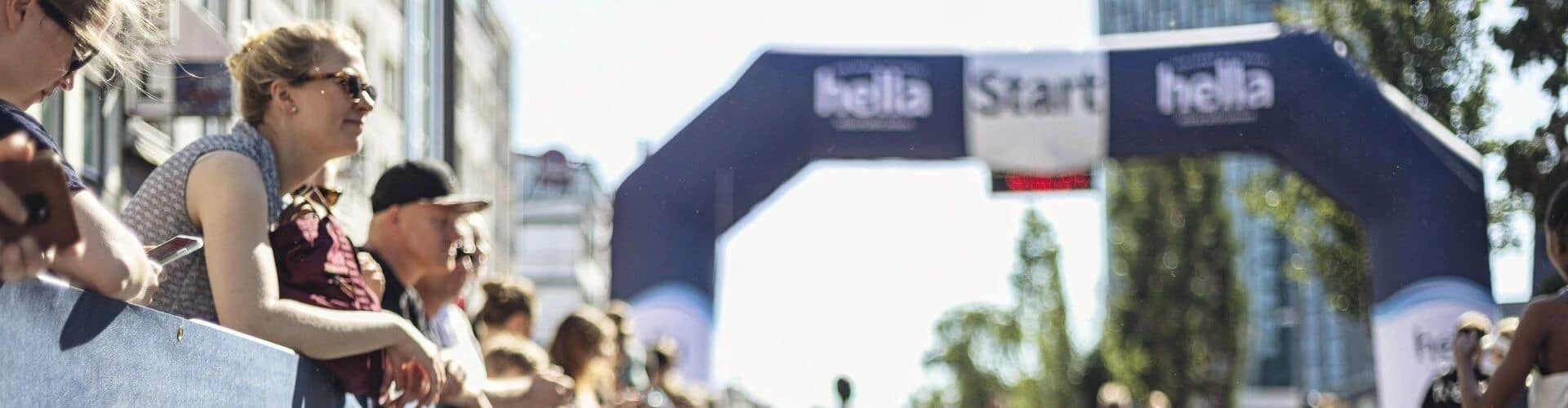 Laufbahn mit Hella durchlauf, © Shutterstock Laufbahn mit Hella durchlauf, © Shutterstock