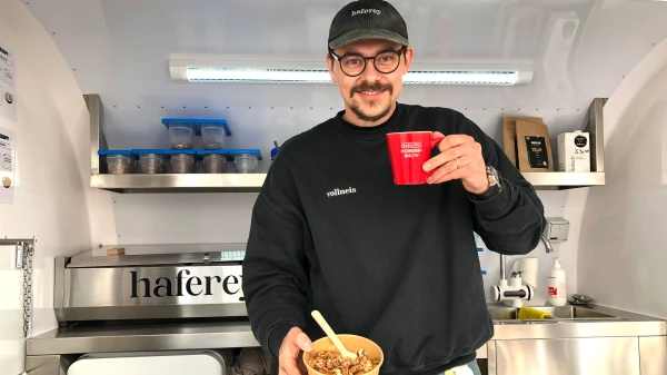 Einen Kaffee für den besten Porridge Koch von Basel, © Radio Basilisk AG Einen Kaffee für den besten Porridge Koch von Basel, © Radio Basilisk AG