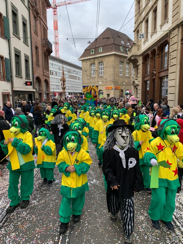 Die Jungen machen Fasnacht Die Jungen machen Fasnacht