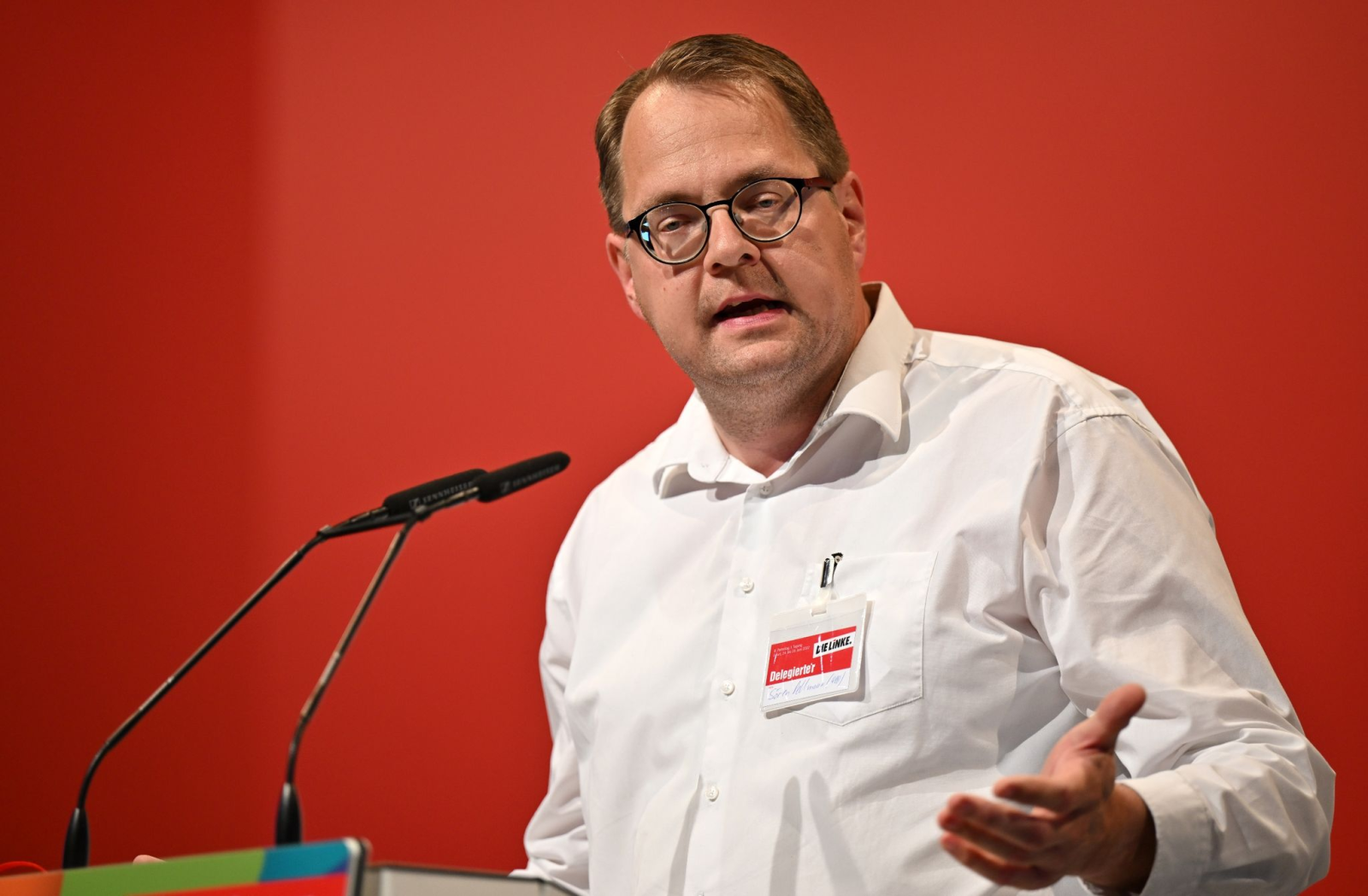 Sören Pellmann (Die Linke) spricht bei einem Parteitag.
