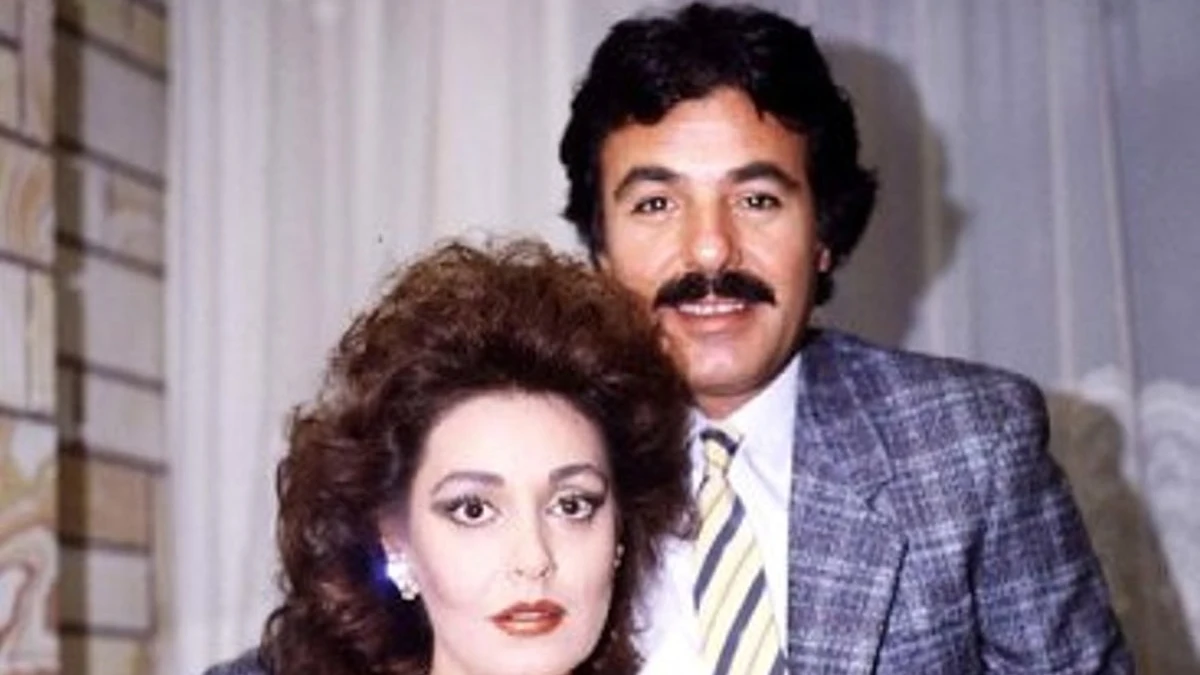 Ferdi Tayfur ve Necla Nazır’ın Film Gibi Aşkı: Her Şey Bir Posterle Başladı, © Onedio Ferdi Tayfur ve Necla Nazır’ın Film Gibi Aşkı: Her Şey Bir Posterle Başladı, © Onedio