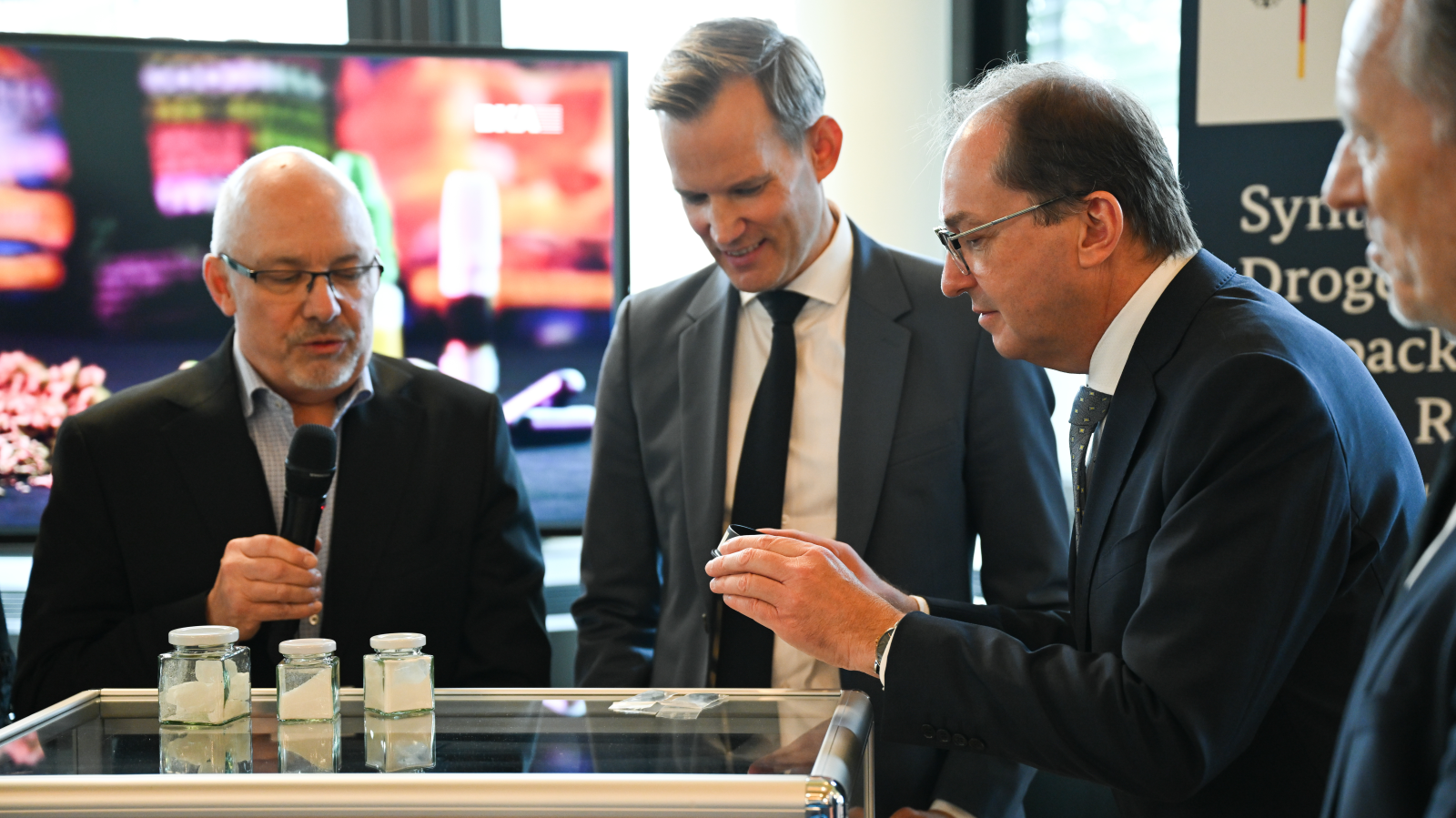 BKA: Almanya’da Suç Profili Değişiyor – Genç Suçlular ve Artan Uyuşturucu Ticareti Endişe Yaratıyor, © Arne Dedert/dpa