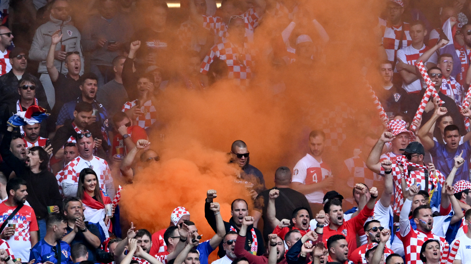 Serbien und Albanien bestraft, © Keystone / DPA / Sina Schuldt