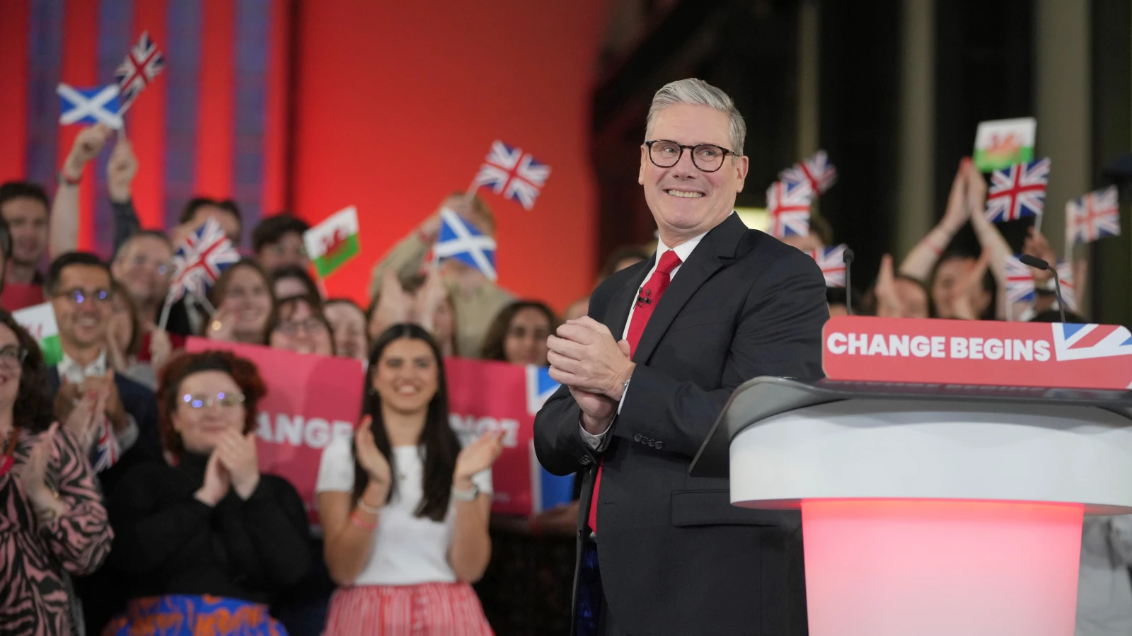 Starmer verspricht Neustart für Grossbritannien, © Keystone / AP / Kin Cheung Starmer verspricht Neustart für Grossbritannien, © Keystone / AP / Kin Cheung