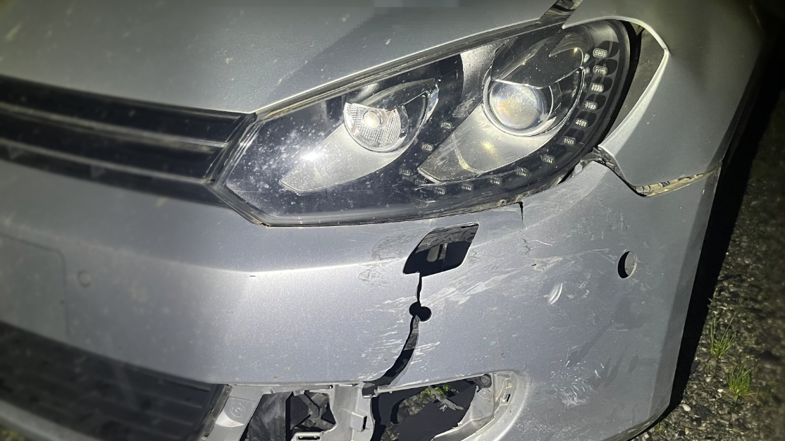 Auto kollidiert in Vaduz mit Inselschutzpfosten., © Landespolizei