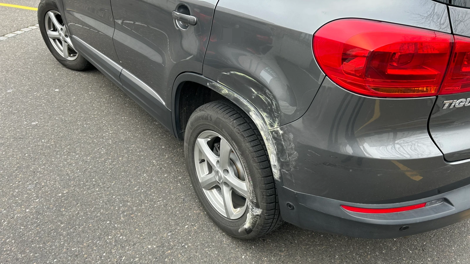 Zeugenaufruf: Kollision zwischen Auto und Bus, © Landespolizei Zeugenaufruf: Kollision zwischen Auto und Bus, © Landespolizei