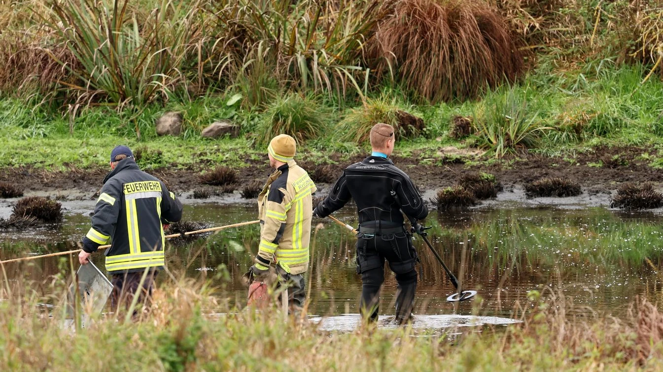 Güstrow’da Kayıp Fabian (8) Öldürüldü – Soruşturmada Yeni Gelişme!, © Bernd Wüstneck/dpa Güstrow’da Kayıp Fabian (8) Öldürüldü – Soruşturmada Yeni Gelişme!, © Bernd Wüstneck/dpa