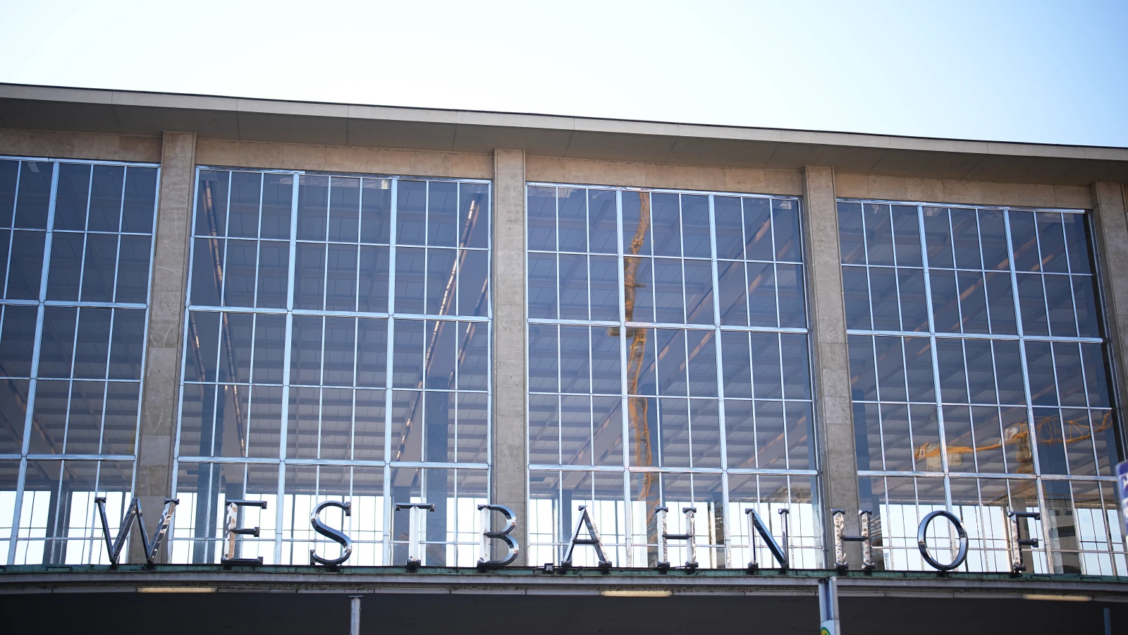Anschlag auf Wiener Bahnhof verhindert, © APA/GEORG HOCHMUTH Anschlag auf Wiener Bahnhof verhindert, © APA/GEORG HOCHMUTH