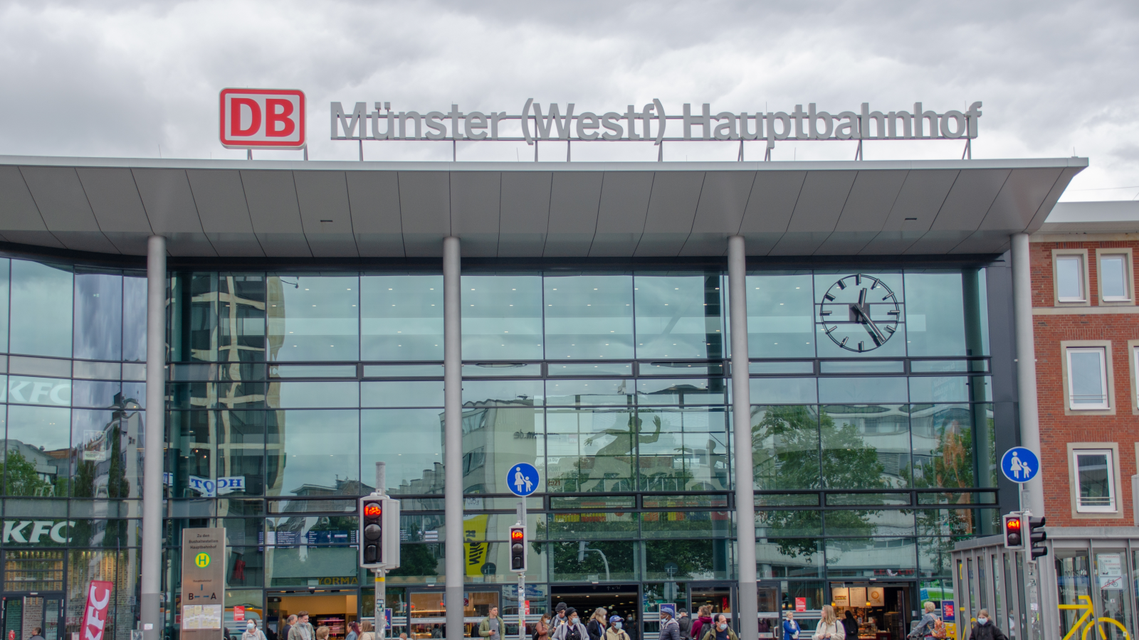 Önlemlere Rağmen Münster Tren Garı Hâlâ Güvensiz Alan Olarak Görülüyor, © shutterstock