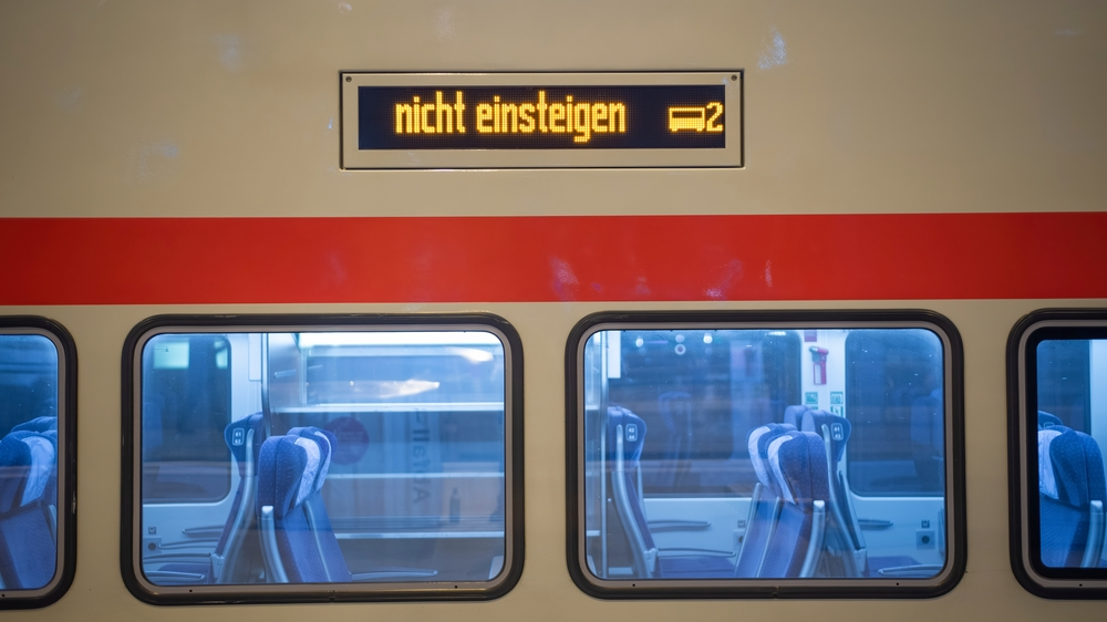 Bu S-Bahn hatları 1 ay kapalı, tünelde onarım var!, © Shutterstock