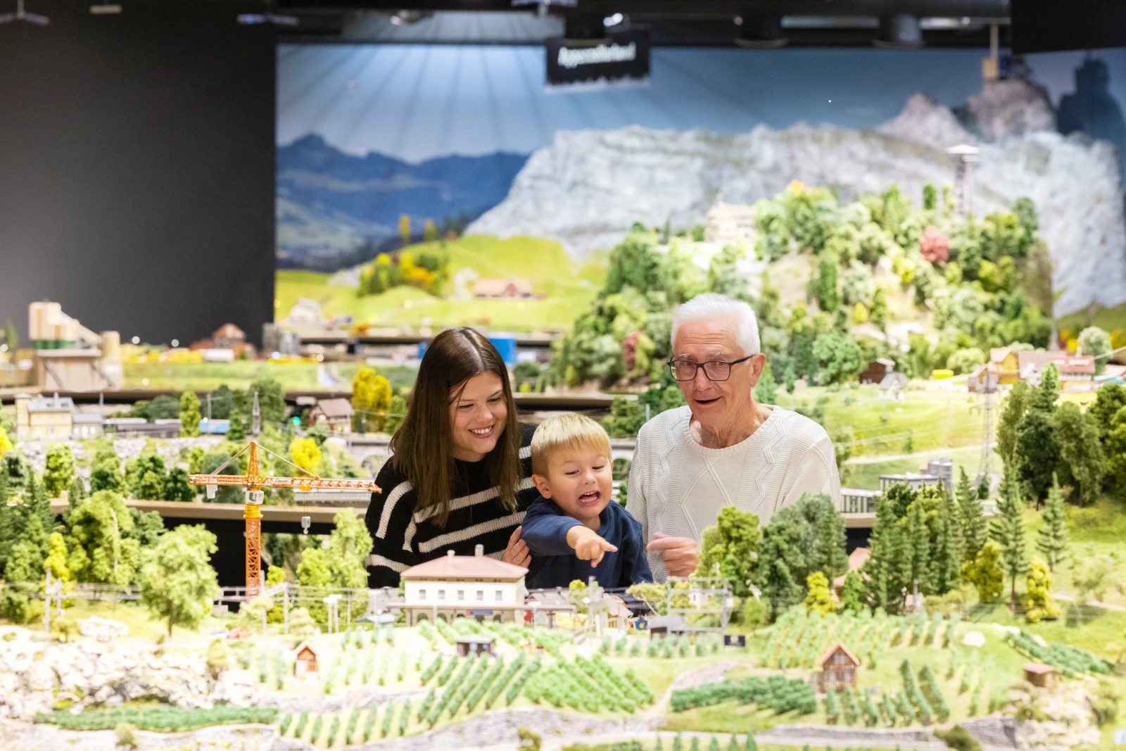 Radio Zürisee entdeckt – Smilestones Miniaturwelt, © Smilestones Miniaturwelt am Rheinfall Radio Zürisee entdeckt – Smilestones Miniaturwelt, © Smilestones Miniaturwelt am Rheinfall