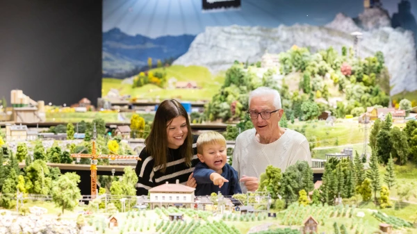 Radio Zürisee entdeckt – Smilestones Miniaturwelt, © Smilestones Miniaturwelt am Rheinfall Radio Zürisee entdeckt – Smilestones Miniaturwelt, © Smilestones Miniaturwelt am Rheinfall