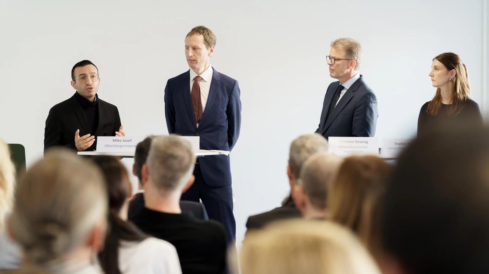Frankfurt’un Bahnhofsviertel (Ana İstasyon Bölgesi / Hauptbahnhof) ve çevresinde yer alan şirketlerle kurumlar semtteki sorunlara el atıyor. , © Stadt Frankfurt am Main, Foto: Ben Kilb Frankfurt’un Bahnhofsviertel (Ana İstasyon Bölgesi / Hauptbahnhof) ve çevresinde yer alan şirketlerle kurumlar semtteki sorunlara el atıyor. , © Stadt Frankfurt am Main, Foto: Ben Kilb