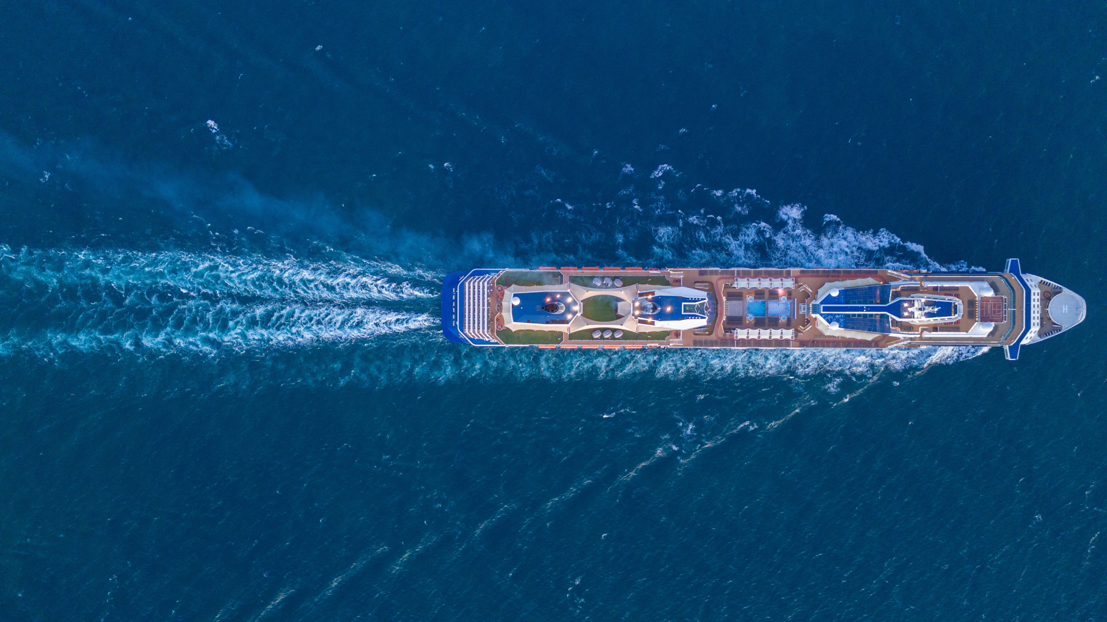 Kreuzfahrtschiff, © Shutterstock