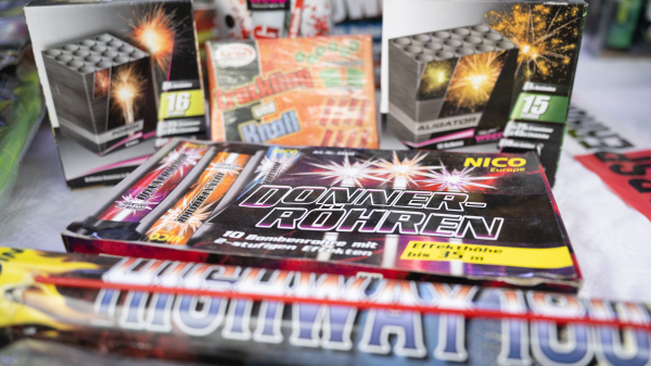 🎧 Yılbaşı Havai Fişekleri için Harcama Miktarları Dikkat Çekiyor, © Sebastian Kahnert/dpa