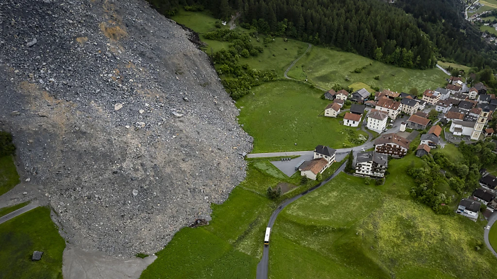 Felsbewegungen im Bündner Dorf Brienz nehmen zu , © Keystone-SDA (Archiv) Felsbewegungen im Bündner Dorf Brienz nehmen zu , © Keystone-SDA (Archiv)