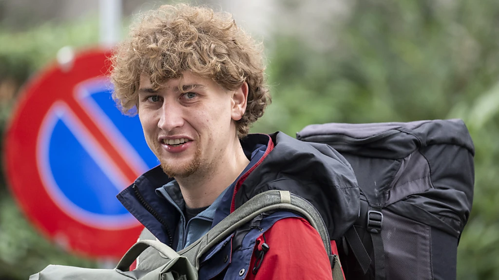 Klimakleber Renovate Justiz Zürich Gericht, © Keystone-SDA Klimakleber Renovate Justiz Zürich Gericht, © Keystone-SDA