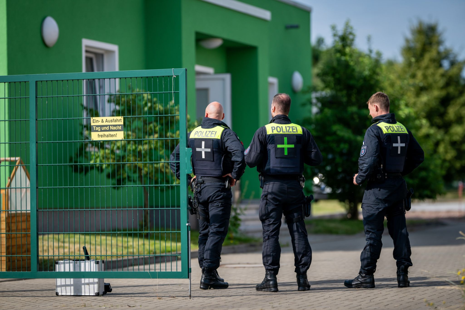 Nach einer Razzia im März ist es wieder zu Durchsuchungen bei der Polizei-Gewerkschaft gekommen., © Jacob Schröter/dpa