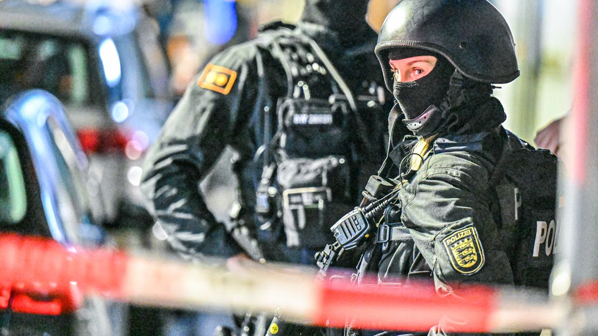 Göppingen’de Gece Yarısı Dehşeti: Genç Ağır Yaralandı, © Marius Bulling/dpa