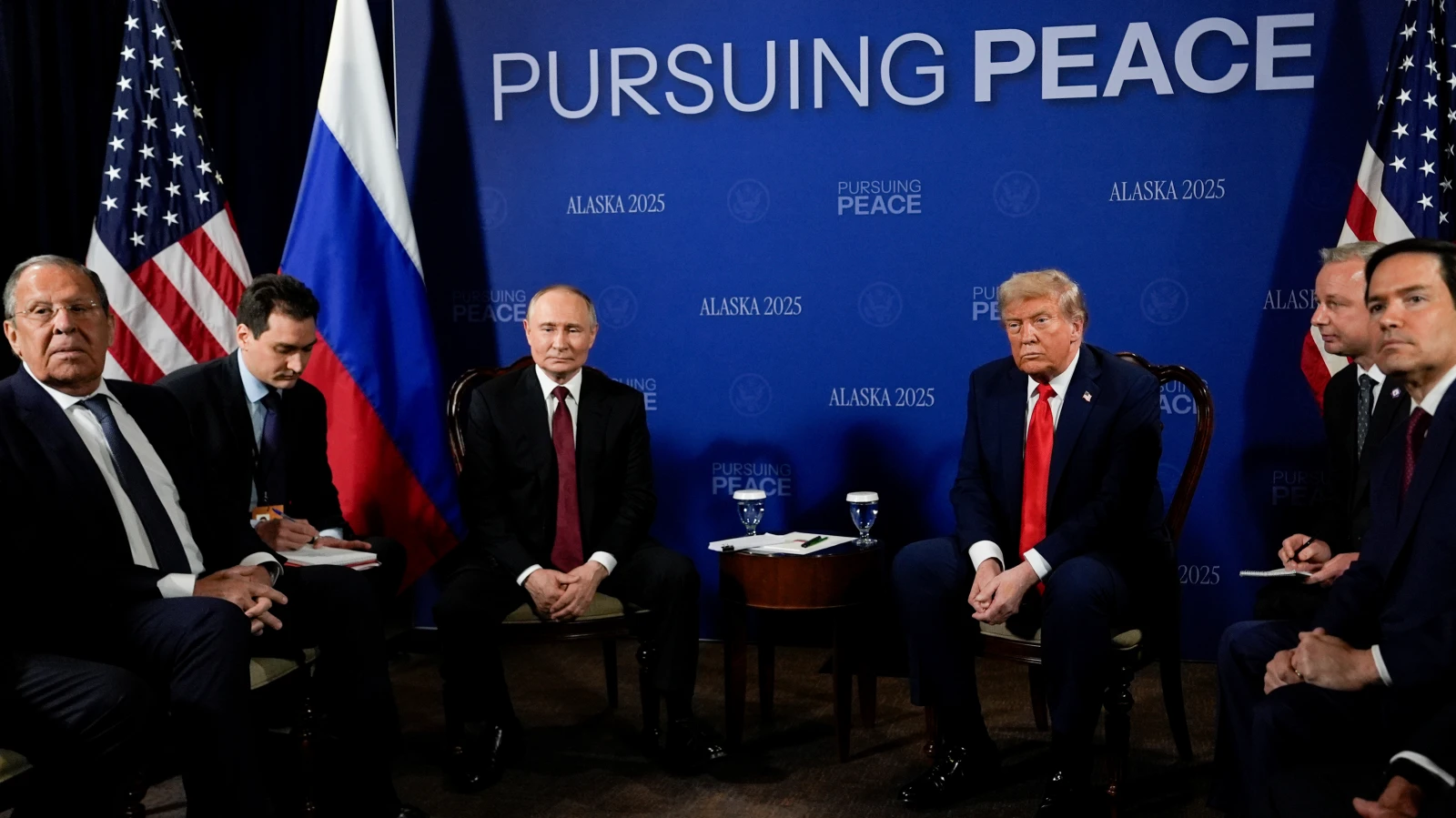 Trump ile Putin 7 Yıl Sonra Buluştu!, © dpa Trump ile Putin 7 Yıl Sonra Buluştu!, © dpa