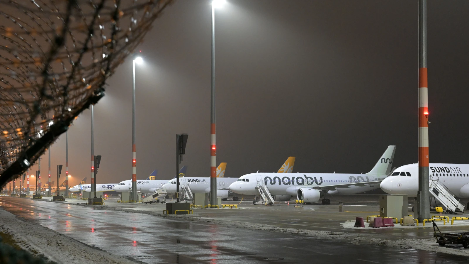 Berlin Brandenburg Havalimanı’ndan kış uyarılarına rağmen “normal gün” mesajı, © Michael Bahlo/dpa Berlin Brandenburg Havalimanı’ndan kış uyarılarına rağmen “normal gün” mesajı, © Michael Bahlo/dpa