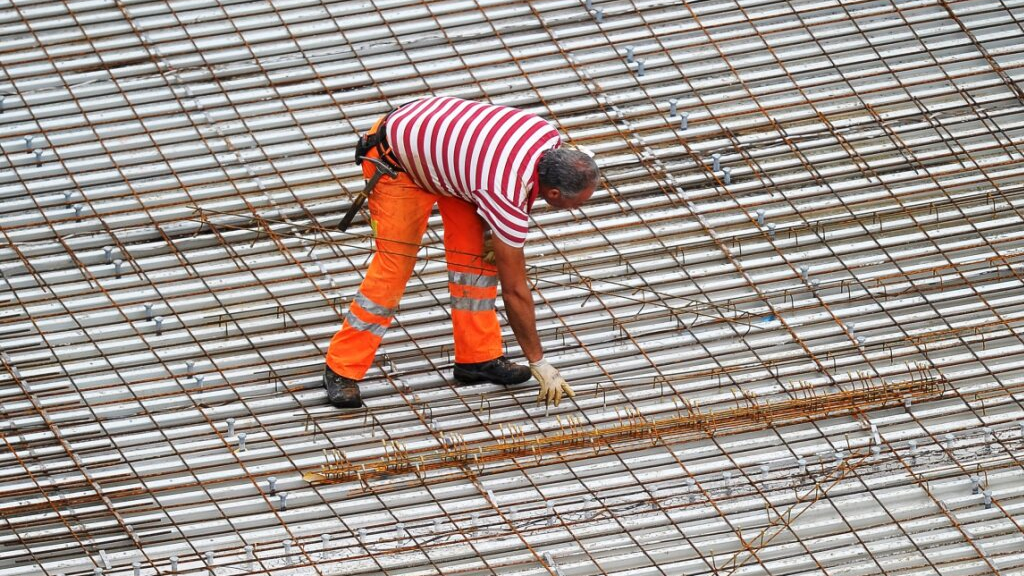 St. Galler SVP fordert mehr Kontrollen bei Eisenlegern, © Keystone-SDA