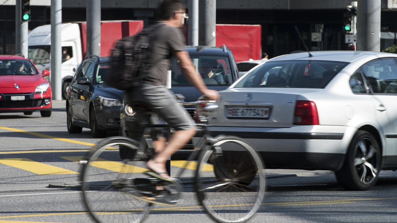 Velofahrer Streit Autolenker Verhaftung, © Symbolbild Keystone-SDA Velofahrer Streit Autolenker Verhaftung, © Symbolbild Keystone-SDA