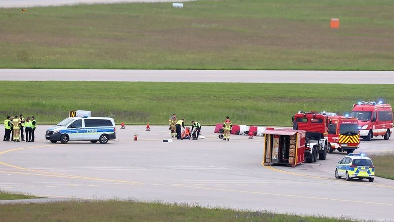 Klimaaktivisten legen Münchner Flughafen lahm, © Keystone / SDA 