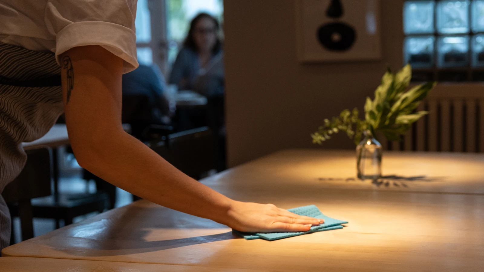 Otel ve Restoran Çalışanlarına Yüzde 7 Maaş Zammı, © dpa Otel ve Restoran Çalışanlarına Yüzde 7 Maaş Zammı, © dpa