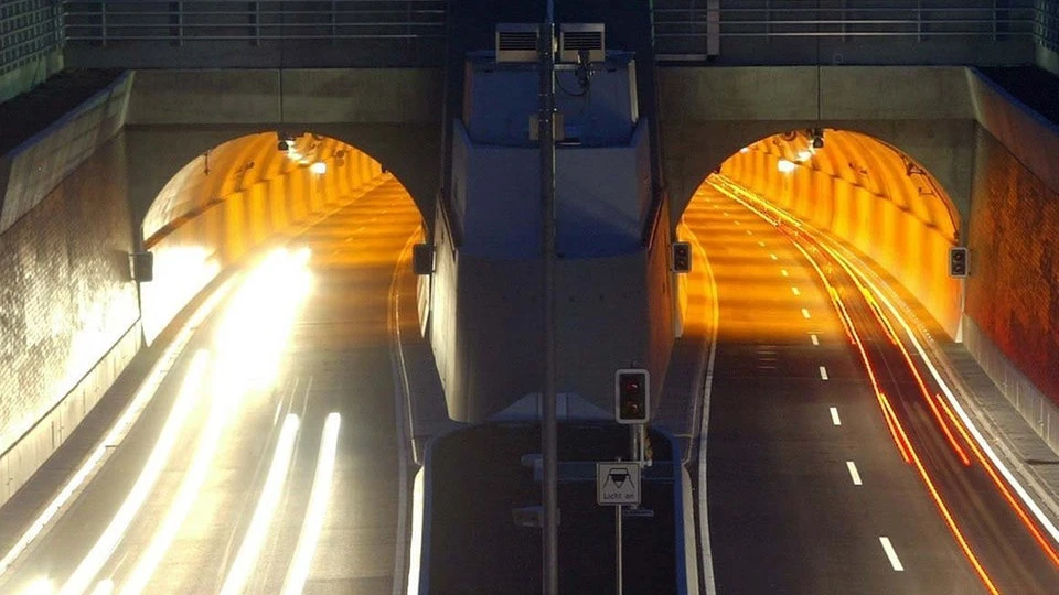 Weser Tüneli Üç Gece Trafiğe Kapatılacak!, © dpa | Ingo Wagner Weser Tüneli Üç Gece Trafiğe Kapatılacak!, © dpa | Ingo Wagner