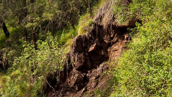 Nach einem Hangrutsch in Vorarlberg bewegt sich das Erdreich auf nach Monaten immer noch., © Pixabay